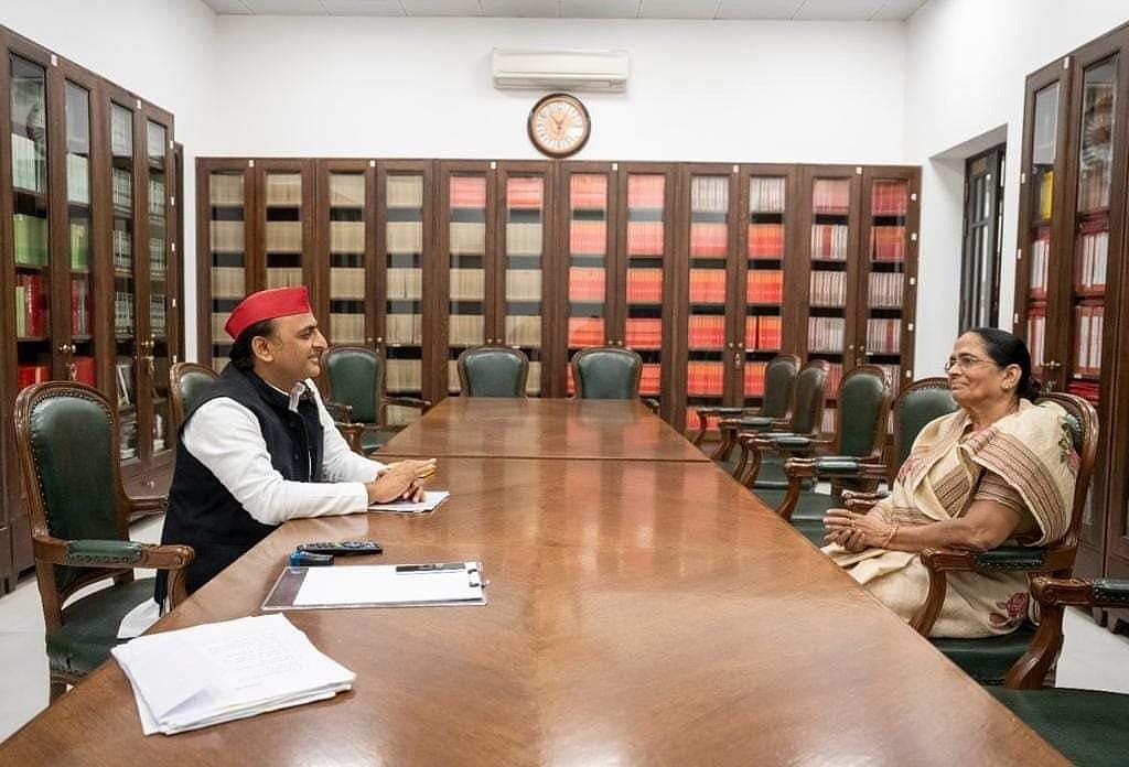 मोदी सरकार में मंत्री अनुप्रिया पटेल की मां ने किया अखिलेश यादव से समझौता, यूपी चुनाव की जंग में ट्विस्ट