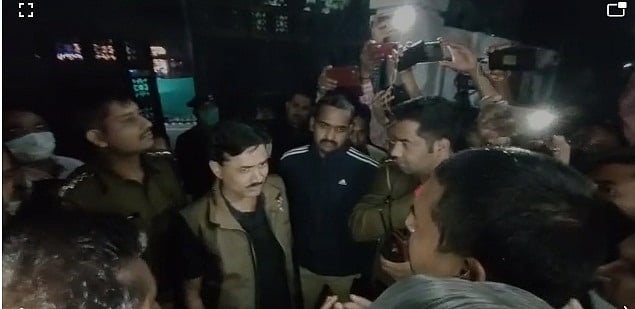 MP: शिव'राज' में विधायक तक को नहीं पूछते नौकरशाह, चार घंटे तक सड़क पर बैठे रहे BJP MLA, तब मिलने आए कलेक्टर