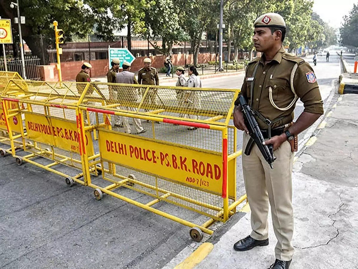 दिल्ली में अवैध रूप से रहने वाले विदेशी नागरिकों की खैर नहीं! पुलिस की कार्रवाई जारी, 6 और लोग गिरफ्तार 