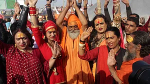 कंगना रनौत के आजादी वाले बयान पर भड़का किन्नर अखाड़ा, जनता से माफी मांगने और अपना बयान वापस लेने की मांग