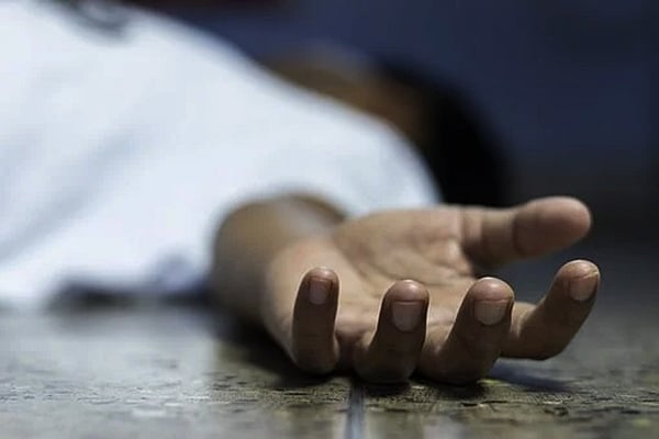 बिहार में अपराधी बेखौफ! लखीसराय में घर में घुसकर दंपति की हत्या, कैश और जेवर लूटे