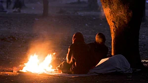 कश्मीर घाटी में खून जमा देने वाली ठंड! श्रीनगर में माइनस 1.5 के साथ सबसे ठंडी रात दर्ज, द्रास में इतना पहुंचा पारा