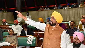 पंजाब में सबसे लोकप्रिय सीएम उम्मीदवार के तौर पर उभरे चरणजीत चन्नी, सर्वे में फिर से कांग्रेस की सरकार आना तय