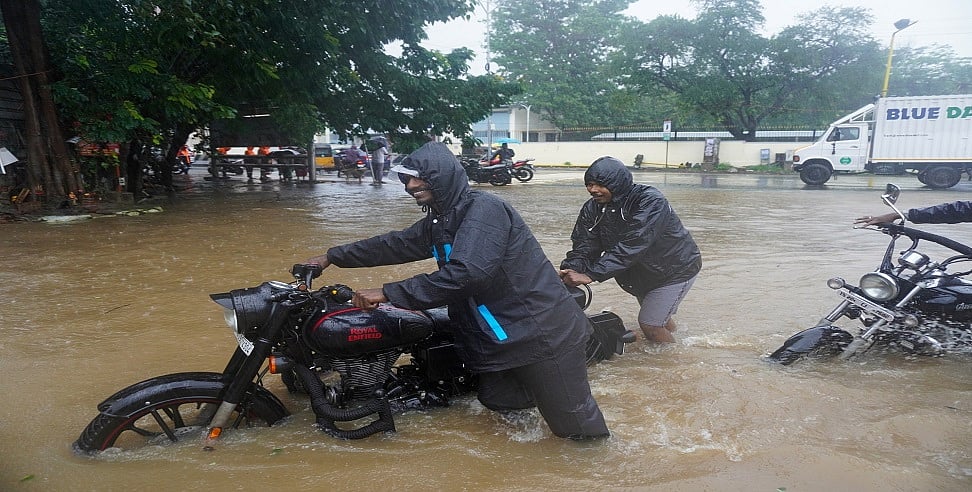 केरल फिर भारी बारिश से बेहाल, 7 जिलों में अलर्ट जारी