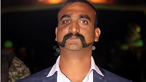 बालाकोट एयर स्ट्राइक के हीरो विंग कमांडर अभिनंदन का प्रमोशन, इंडियन एयर फोर्स में बने ग्रुप कैप्टन