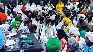 शीतकालीन सत्र में रोज ट्रैक्टर से संसद मार्च करेंगे 500 किसान, एक साल पूरे होने पर आंदोलन को तेज करने का भी ऐलान