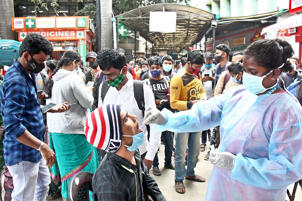 कर्नाटक के 16 जिलों में कोरोना के मामलों में उछाल, नए साल, क्रिसमस समारोह पर प्रतिबंध की संभावना