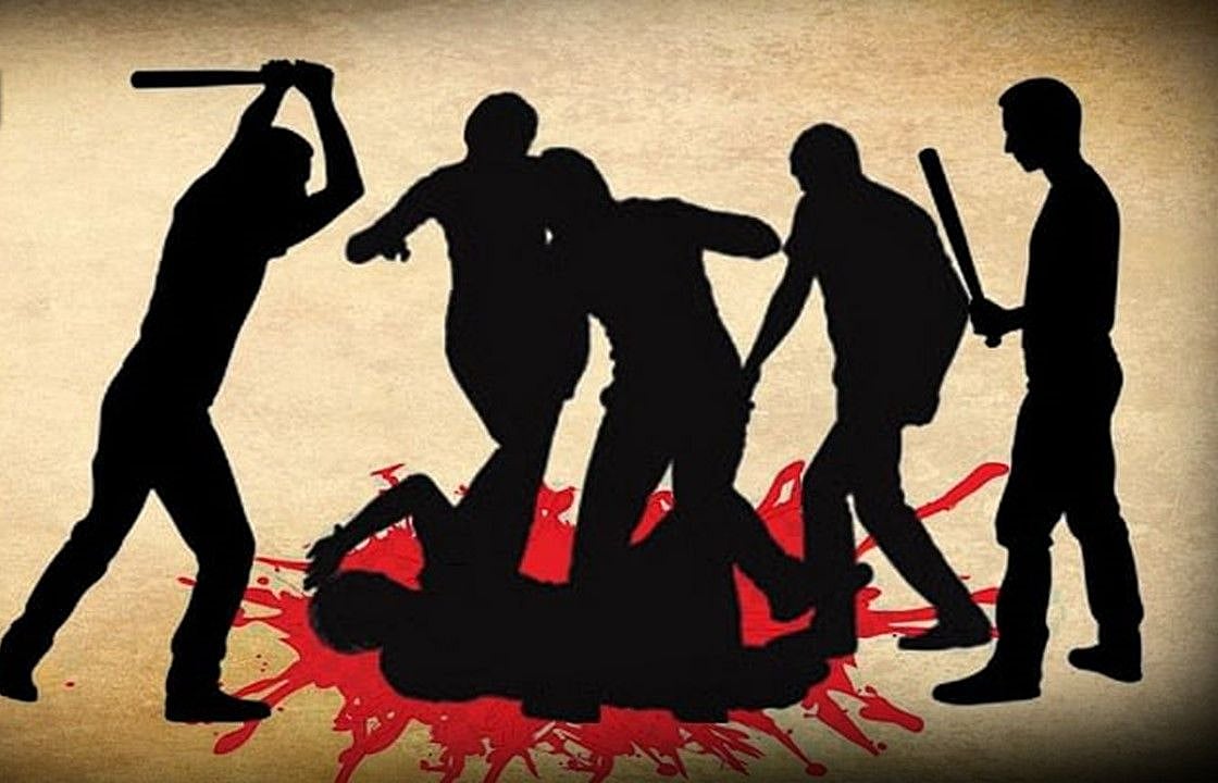 यूपी में अपराधियों के हौसले बुलंद, बेटी को छेड़खानी से बचाने गए पिता की हत्या