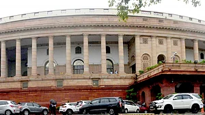 राष्ट्र विरोधी दृष्टिकोण और फेक न्यूज की परिभाषा तय हो, न्यूज चैनलों का सेल्फ रेगुलेशन और प्रभावी हो: संसदीय समिति