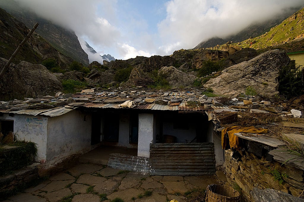उत्तराखंड : न खेती, न रोज़गार और कान बंद करके बैठी है बीजेपी सरकार, ऐसे में पलायन न हो तो कैसे चले घरबार
