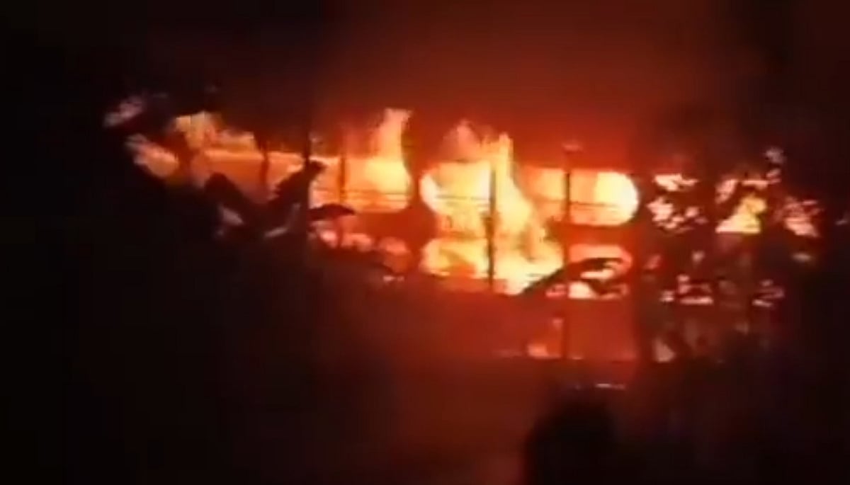 बांग्लादेश में यात्रियों से भरी नाव में लगी भीषण आग, कई लोग जिंदा जले, अब तक 32 शव बरामद