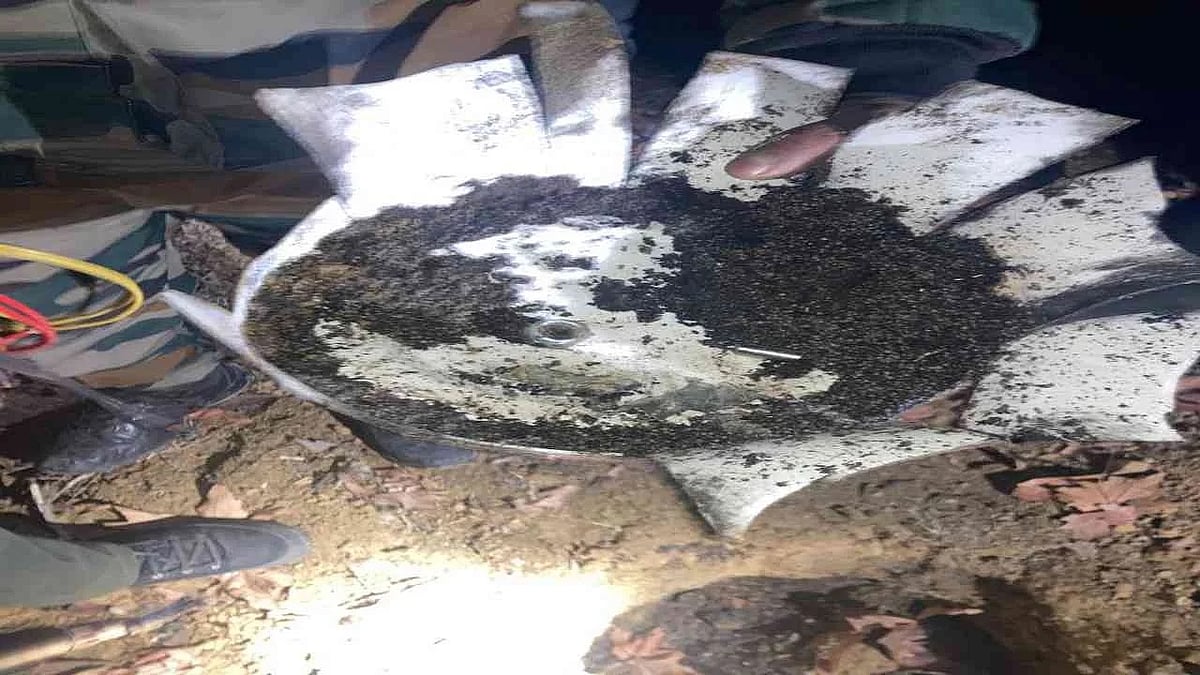 श्रीनगर में आतंकियों की बड़ी साजिश को सेना ने किया नाकाम, 5 किलो का IED बम बरामद, बड़े धमाके का था प्लान