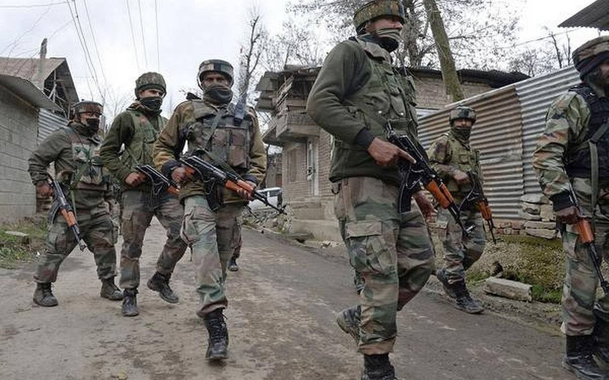 आकार पटेल का लेख: सशस्त्र बल विशेषाधिकार कानून (AFSPA) खत्म करने की मांग क्यों तर्कसंगत नहीं लगती कुछ लोगों को !