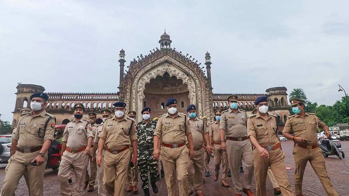 ओमिक्रॉन रोकने के लिए लखनऊ में धारा 144, धरने-प्रदर्शन पर बैन, लेकिन पुलिस के आदेश किसी अनहोनी की आशंका वाले