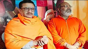 वसीम रिजवी ने आधिकारिक रूप से अपनाया हिंदू धर्म, जितेंद्र नारायण सिंह त्यागी रखा नया नाम