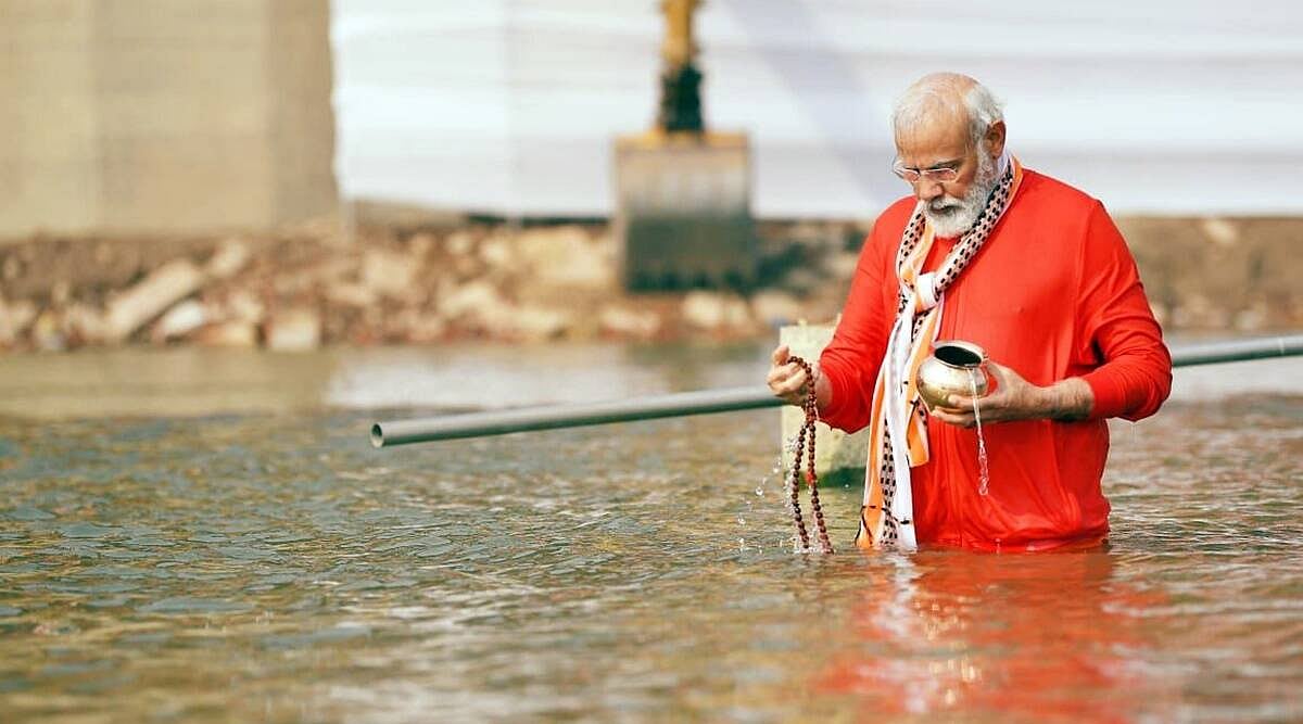सत्ता की निरंकुशता से दो-दो हाथ करने वाला लोकतंत्र के लिए दमदार संघर्ष का साल रहा 2021