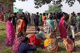 बिहारः संपत्ति विवाद में महिला ने चाची और भाई को जिंदा जलाया, ग्रामीणों ने जमकर पीटा, पुलिस ने बचाकर गिरफ्तार किया