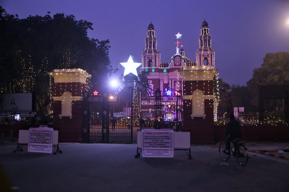 क्रिसमस की पूर्व संध्या पर दिल्ली के कैथेड्रल हार्ट चर्च को किया गया बंद, कोविड की आशंका में लिया गया फैसला