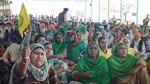 किसान आंदोलन पर आज होगा बड़ा फैसला, सीमाओं से मोर्चे होंगे वापस, लेकिन आंदोलन 'खत्म' नहीं बल्कि होगा 'स्थगित'