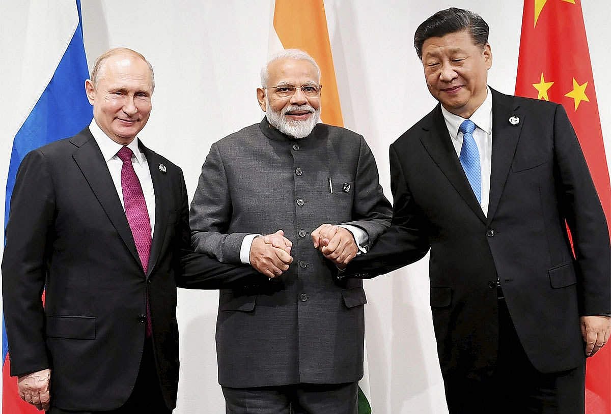 मोदीमय भारत हमेशा रूस और चीन के साथ खड़ा दिखता है, वर्तमान शासकों का चाल, चरित्र और चेहरा भी निरंकुश है