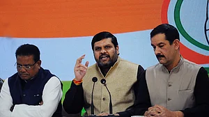असम में भूमि हड़प रहा सीएम का परिवार, हिमंत बिस्वा सरमा को मुख्यमंत्री पद से तुरंत किया जाना चाहिए बर्खास्त: कांग्रेस