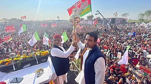 मेरठ में SP-RLD की रैली में उमड़ा जनसैलाब, अखिलेश-जयंत बोले- किसानों का इंकलाब होगा, बाइस में बदलाव होगा