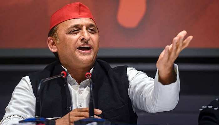 यूपी में चुनाव से ठीक पहले अखिलेश यादव के करीबियों के यहां इनकम टैक्स के छापे का हाल, खोदा पहाड़ निकली चुहिया!