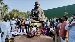 राज्यसभा में गतिरोध के लिए सरकार जिम्मेदार, 12 सासदों की निलंबन वापसी नहीं हुई तो अनशन करेंगे विपक्षी दल- खड़गे