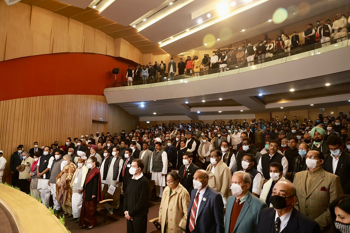 इतिहास ही नहीं भूगोल भी बदल दिया था इंदिरा गांधी की नेतृत्व कुशलता से जीते गए बांग्लादेश मुक्ति युद्ध ने: सोनिया गांधी