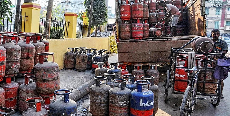 महंगाई पर कहीं खुशी, कहीं गम! कमर्शियल LPG सिलेंडर हुआ सस्ता, लेकिन घरेलू पर कोई राहत नहीं