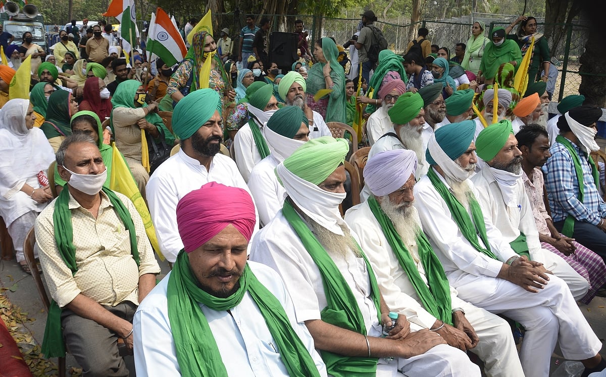 सिंघु बॉर्डर पर संयुक्त किसान मोर्चा की बड़ी बैठक आज, किसान अब भी अपनी मांगों पर अड़े, आगे की रणनीति पर करेंगे मंथन