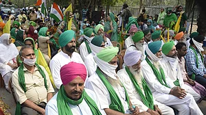 सिंघु बॉर्डर पर संयुक्त किसान मोर्चा की बड़ी बैठक आज, किसान अब भी अपनी मांगों पर अड़े, आगे की रणनीति पर करेंगे मंथन