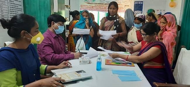 मोदी सरकार में संसाधनों के अभाव में सिमटी मातृत्व लाभ योजना, UPA सरकार की उम्मीद जगाने वाली योजना का बंटाधार