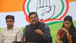 कोरोना काल में 84 फीसदी परिवारों की आय में आई गिरावट, लेकिन दोगुने से ज्यादा बढ़ गई मोदी के मित्रों की संपत्ति: कांग्रेस