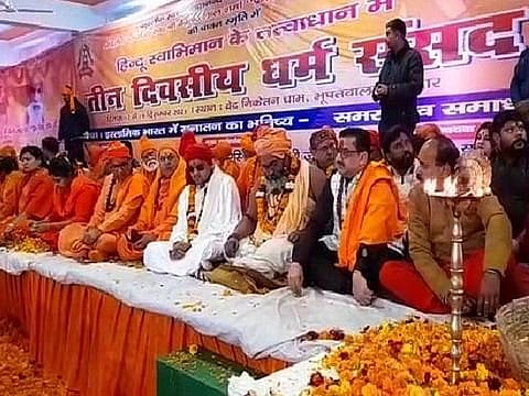 आकार पटेल का लेख: नरसंहार के आह्वान की सत्ता की अनदेखी से खतरे में पड़ता भारत