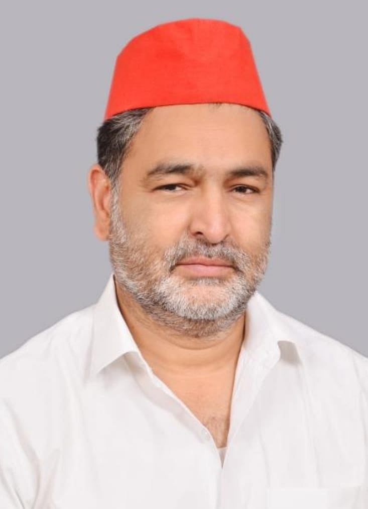 यूपी चुनाव: टिकट बंटवारे को लेकर सपा में संग्राम, हाजी इकराम ने नासिर कुरैशी पर लगाए गोमांस-नशीले पदार्थ की तस्करी के आरोप