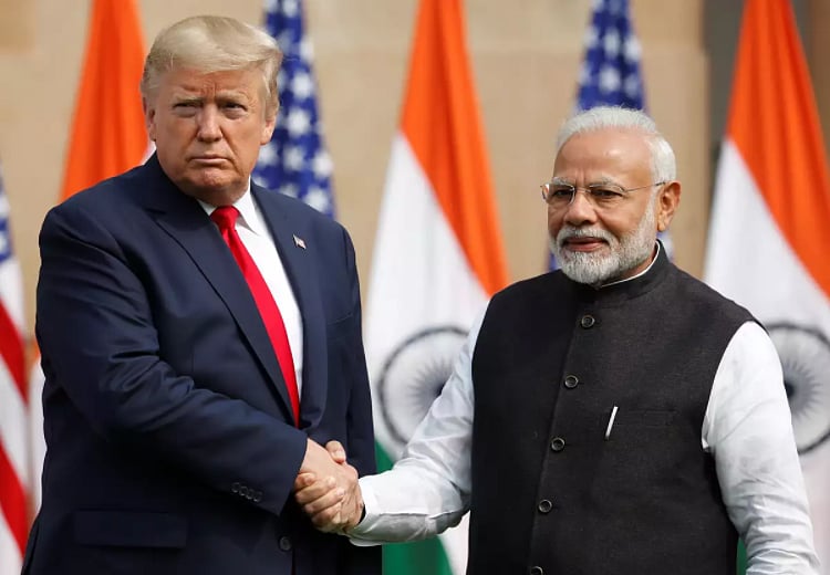 हमारे देश की तरह दक्षिणपंथी तानाशाही की ओर बढ़ता अमेरिका, ट्रंप की खतरनाक सक्रियता बनी लोकतंत्र के लिए खतरा