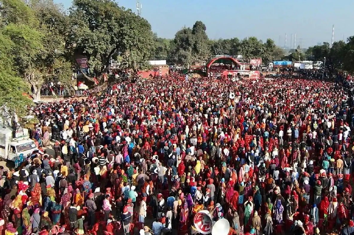 यूपी में कोरोना विस्फोट, पहले दौर के जिलों में ही सबसे ज्यादा केस, क्या चुनावी रैलियों से पाबंदी हटाएगा आयोग!