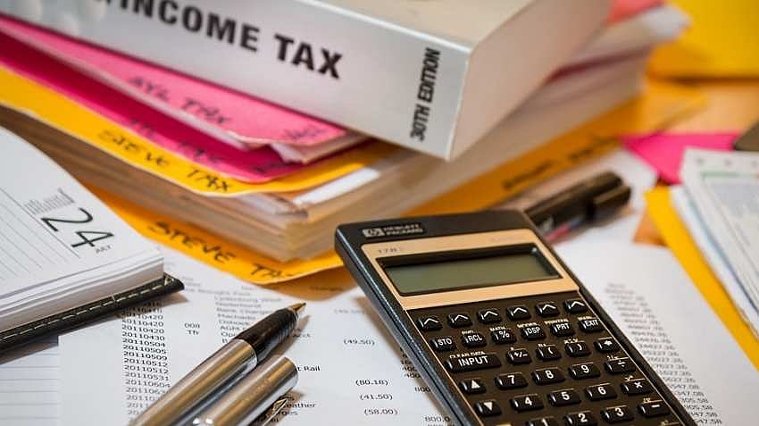 अर्थ जगत की 5 बड़ी खबरें: फिर बढ़ी ITR भरने की लास्ट डेट और वनप्लस 10 प्रो स्मार्टफोन लॉन्च, जानें फीचर्स और कीमत
