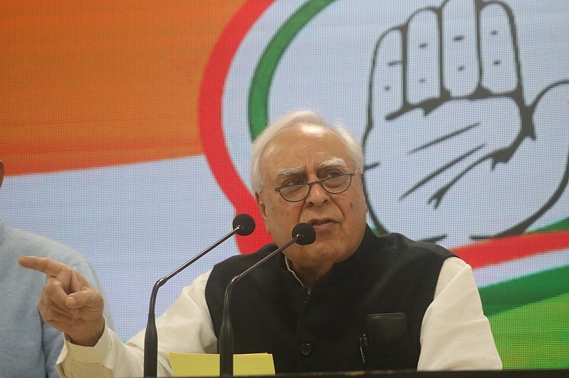 हर साल दो करोड़ नौकरी का मोदी सरकार का वादा भी निकला जुमला, 2021 में देश के 84 फीसदी घरों की आय घटी- कांग्रेस
