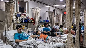 सावधान! 'दिल्ली में आ चुकी है कोरोना की 5वीं लहर' 24 घंटे में 10 हजार से ज्यादा केस आने की संभावना