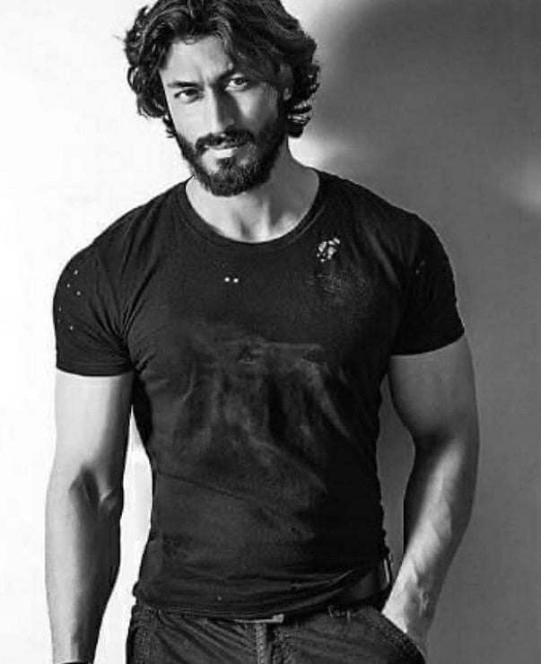 विद्युत ने सोशल मीडिया पर शेयर किया चौंकाने वाला वीडियो और सलमान ने मीका सिंह का नाम लेकर राखी सावंत को चिढ़ाया