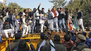 पेगासस जासूसी के खिलाफ यूथ कांग्रेस का हल्ला बोल, दिल्ली की सड़कों पर प्रदर्शन, पीएम मोदी को बताया जग्गा जासूस