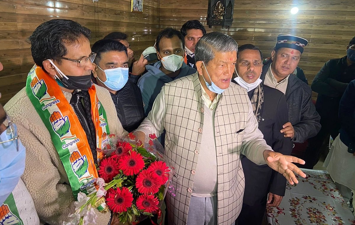 उत्तराखंड चुनावः नहीं थम रहा BJP में असंतोष, धन सिंह नेगी कांग्रेस में शामिल, एक और विधायक ने भी दिया इस्तीफा