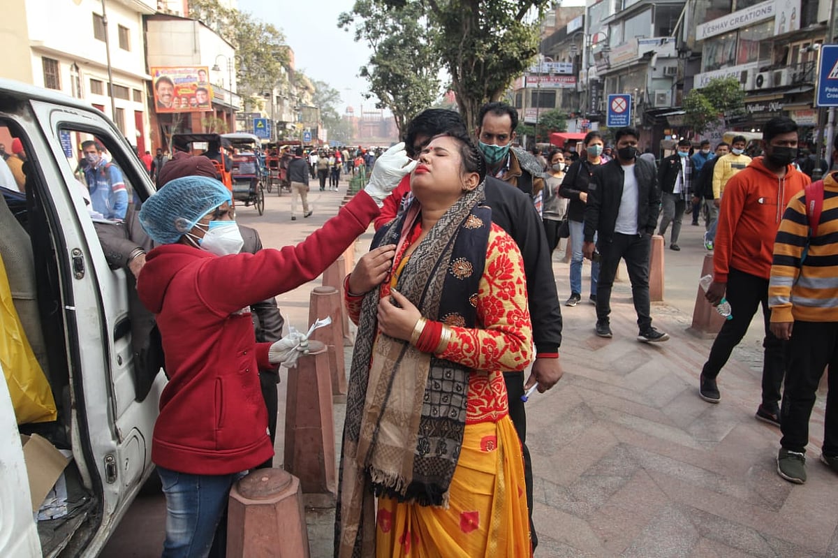 दिल्ली में कोरोना की भयावह रफ्तार जारी, आज 15 हजार नए केस आए, 6 लोगों की हुई मौत