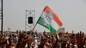 कोरोना के कहर के बीच कांग्रेस की अच्छी पहल, स्थगित की चुनावी रैलियां! क्या इससे सीख लेंगी बाकी पार्टियां?