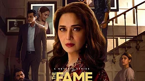 सिनेजीवन: माधुरी की पहली नेटफ्लिक्स सीरीज इस दिन होगी रिलीज और 2022 में 6 फिल्मों के साथ आएंगी भूमि