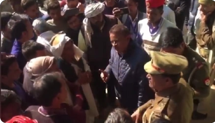 यूपी चुनाव: अखिलेश ने लगाया पोस्टल वोटिंग में धांधली का आरोप, वोट देने से रोकने वाले अफसरों पर की कार्रवाई की मांग