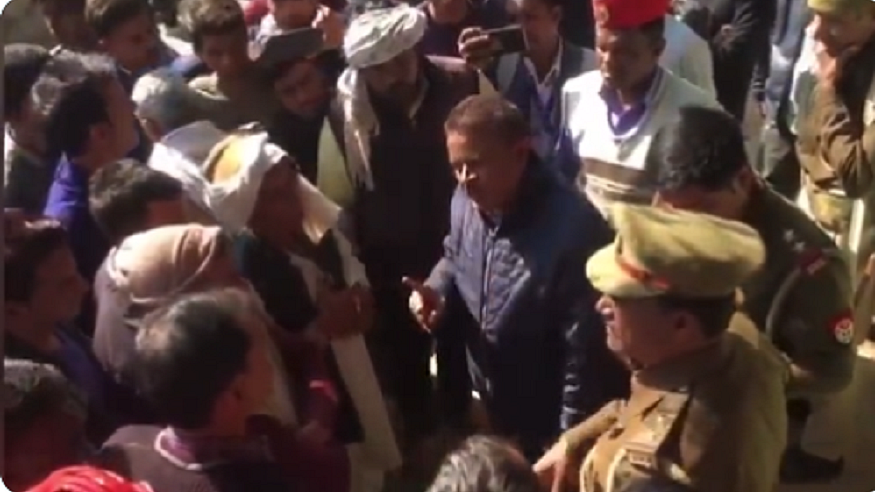 फोटोः वीडियोग्रैब
