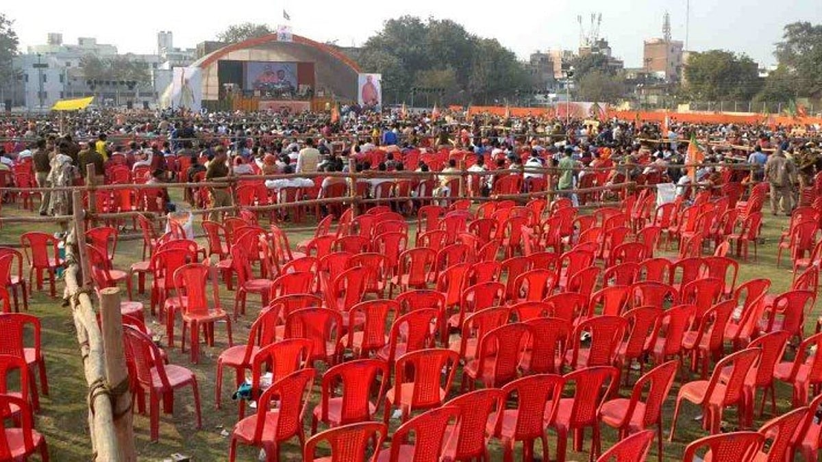विष्णु नागर का व्यंग्य: चुनाव के दौरान माननीय मुख्यमंत्री की दिनचर्या, सुबह उठकर भकोसने से लेकर भाषण तक!